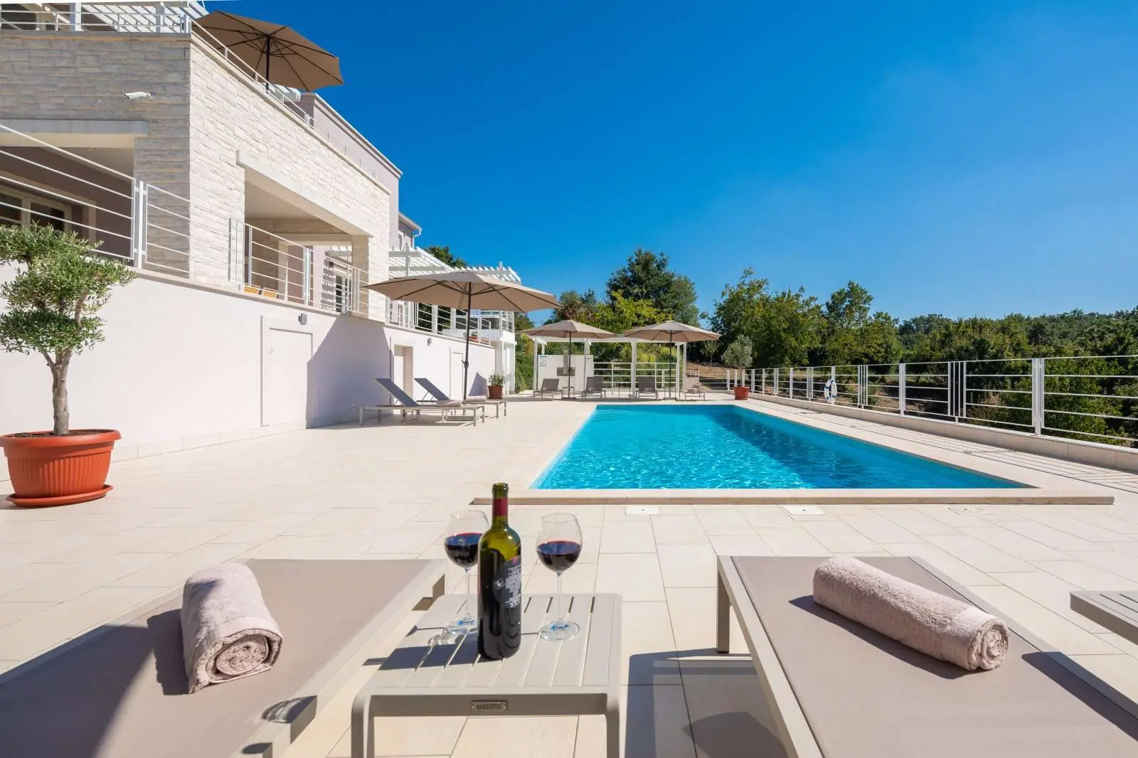 Charming Classic-Style Villa With Heated Pool, Rezanci, Istria