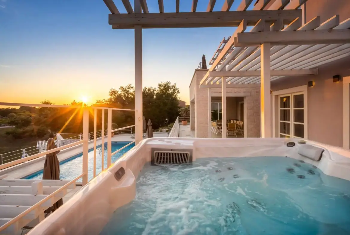 Charming Classic-Style Villa With Heated Pool, Rezanci, Istria