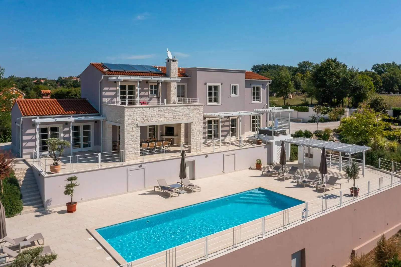 Charming Classic-Style Villa With Heated Pool, Rezanci, Istria