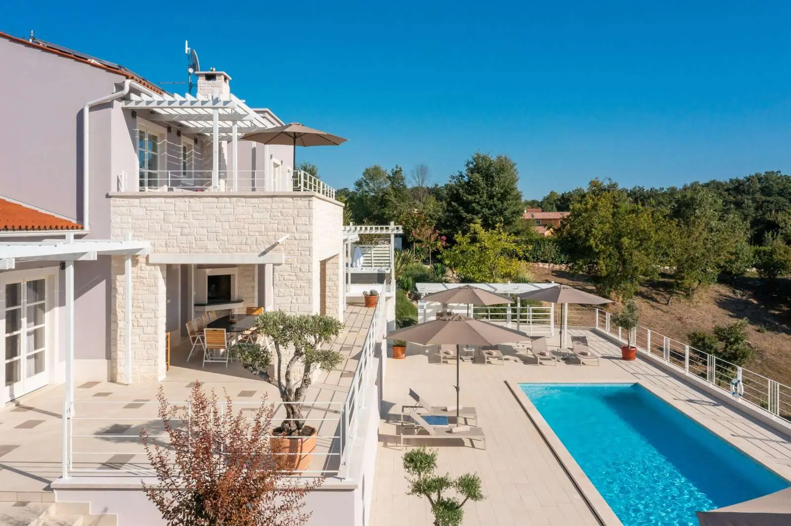 Charming Classic-Style Villa With Heated Pool, Rezanci, Istria