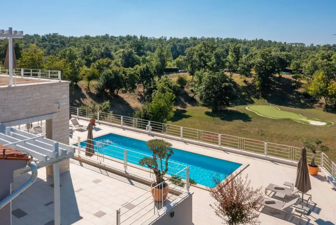 Charming Classic-Style Villa With Heated Pool, Rezanci, Istria