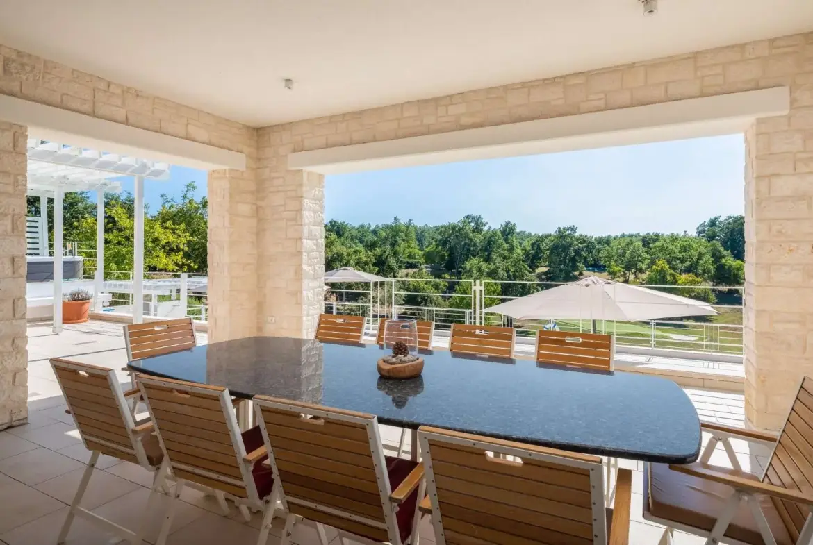 Charming Classic-Style Villa With Heated Pool, Rezanci, Istria