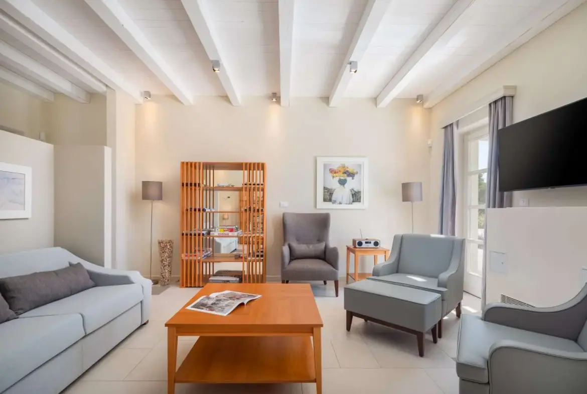 Charming Classic-Style Villa With Heated Pool, Rezanci, Istria