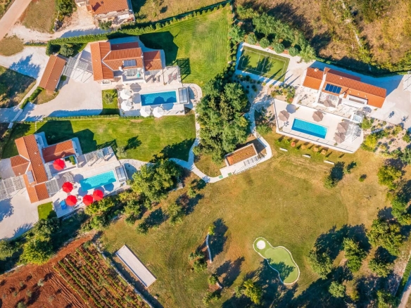 Complex Of Three Luxury Villas, Rezanci, Istria