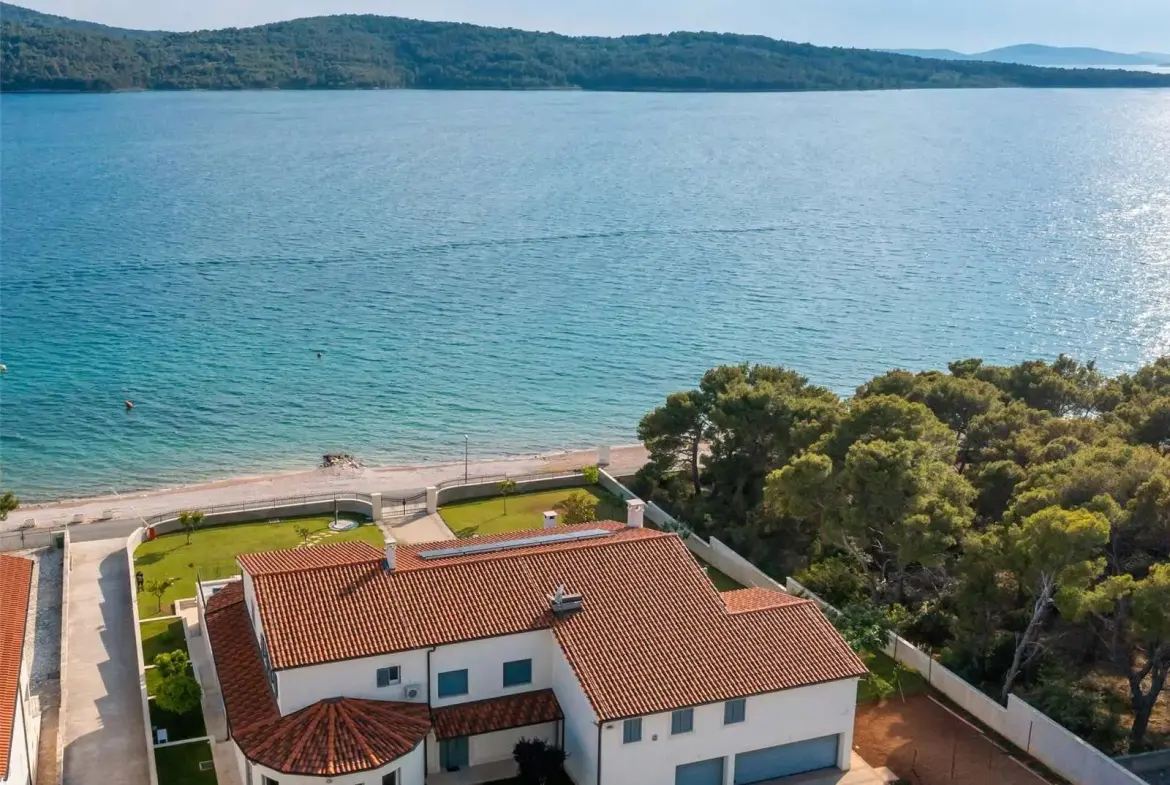 Seafront Luxury Villa, Sibenik
