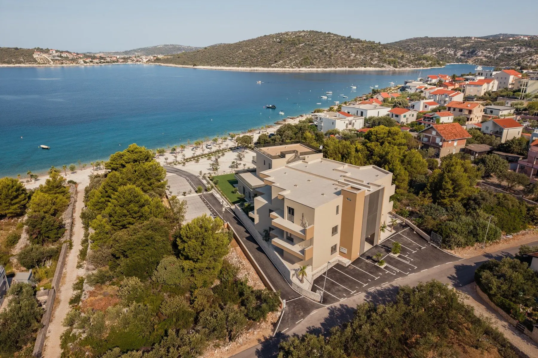 SeaLuxe Residence