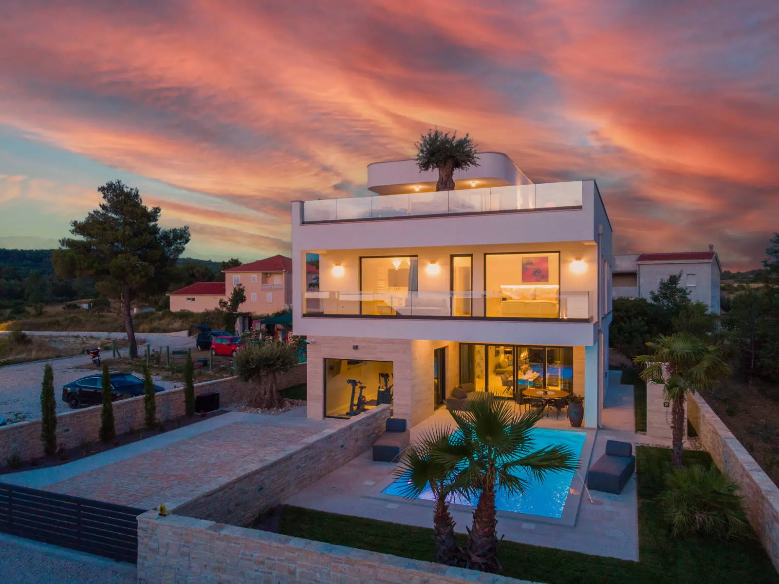 Discover Understated Luxury in Ražanac—Impeccable 2020 Dalmatian Coast Residence with 560 m², 10 Rooms, 4 Beds & 5 Baths Near Zadar Beaches and Marinas