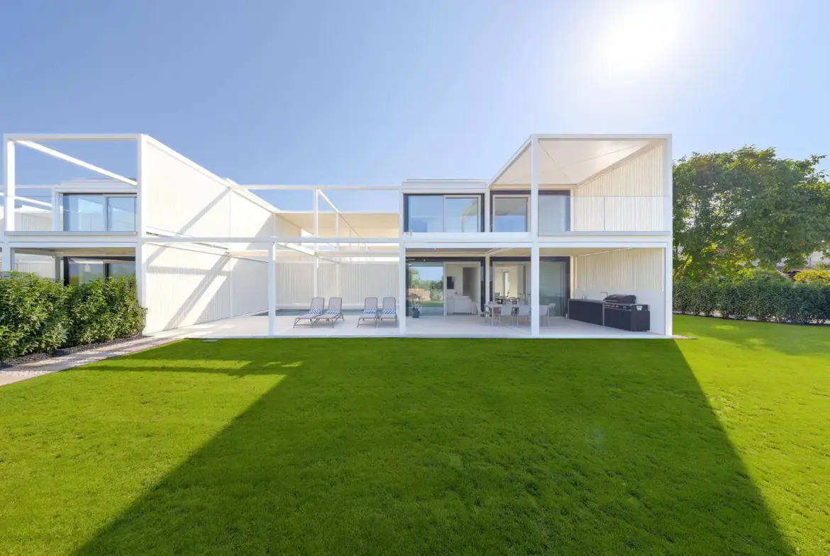 Sustainable designer residence with pool & sea views in a peaceful setting (No. 1)