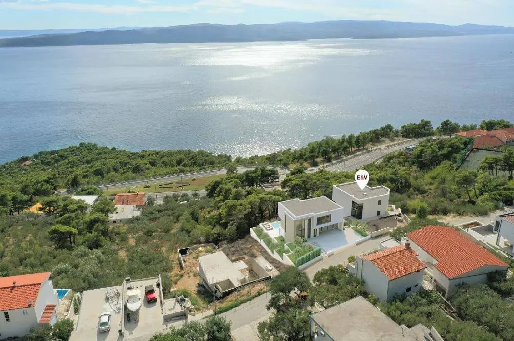 Exclusive new building with fantastic panoramic sea views