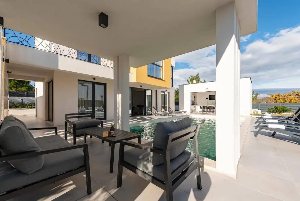 Luxury Villa For Gift