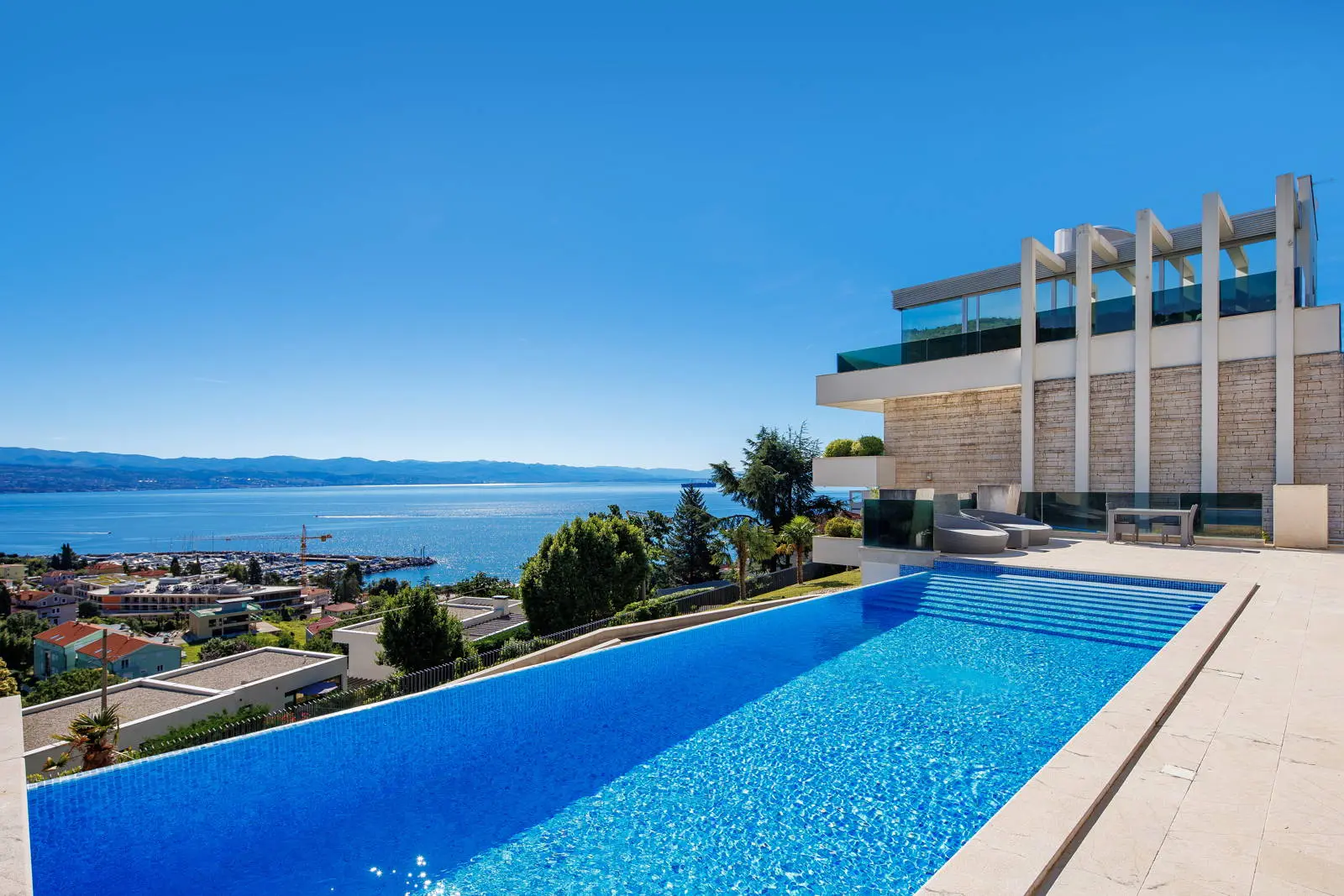 Spectacular luxury villa with infinity pool, indoor wellness and unobstructed sea views over Kvarner Bay