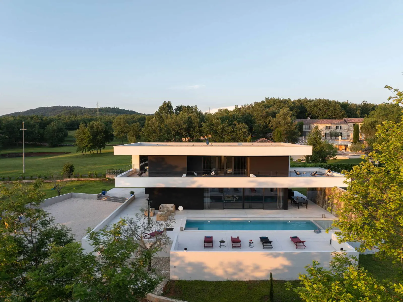 Modern luxury villa with expansion potential in a quiet, secluded location