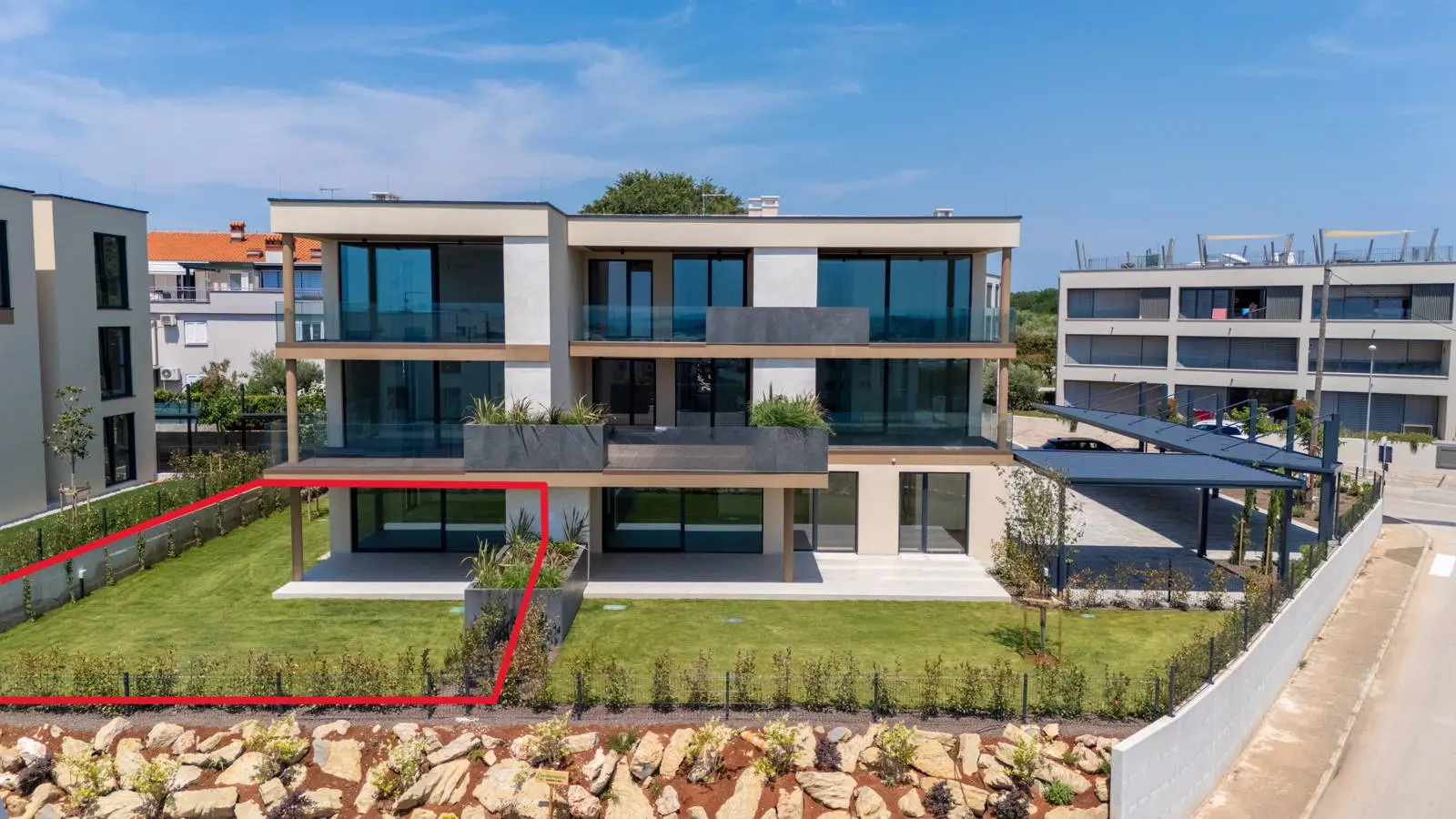 Sustainable designer residence with pool & green views (No. 4)