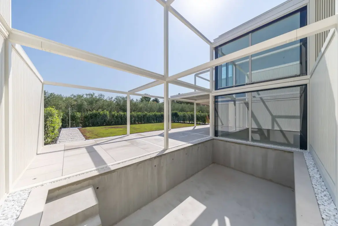 Sustainable designer residence with pool & green views (No. 4)
