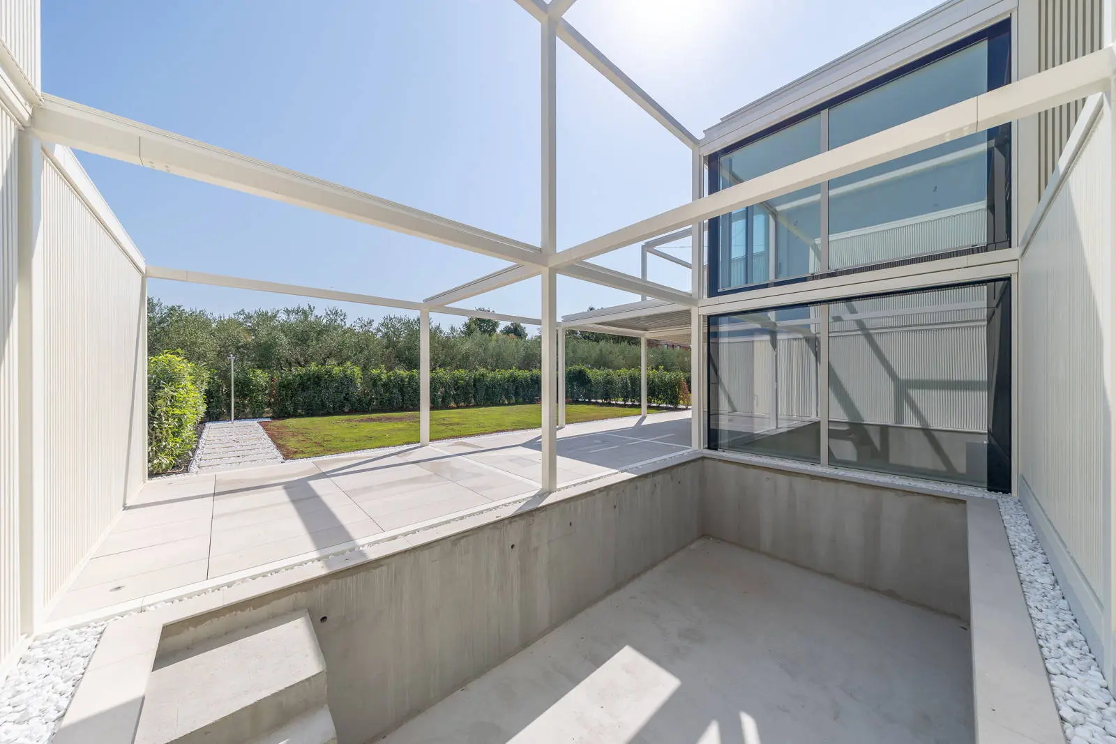 Sustainable designer residence with pool & green views (No. 4)