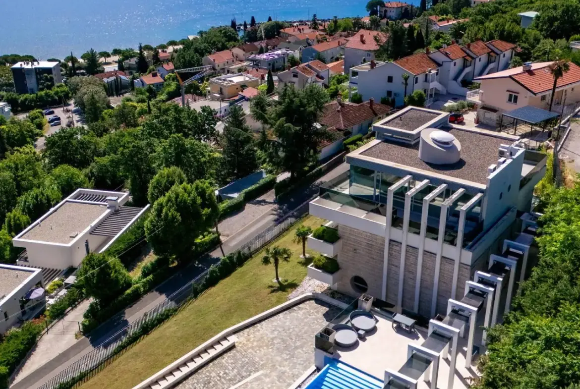 Spectacular luxury villa with infinity pool, indoor wellness and unobstructed sea views over Kvarner Bay