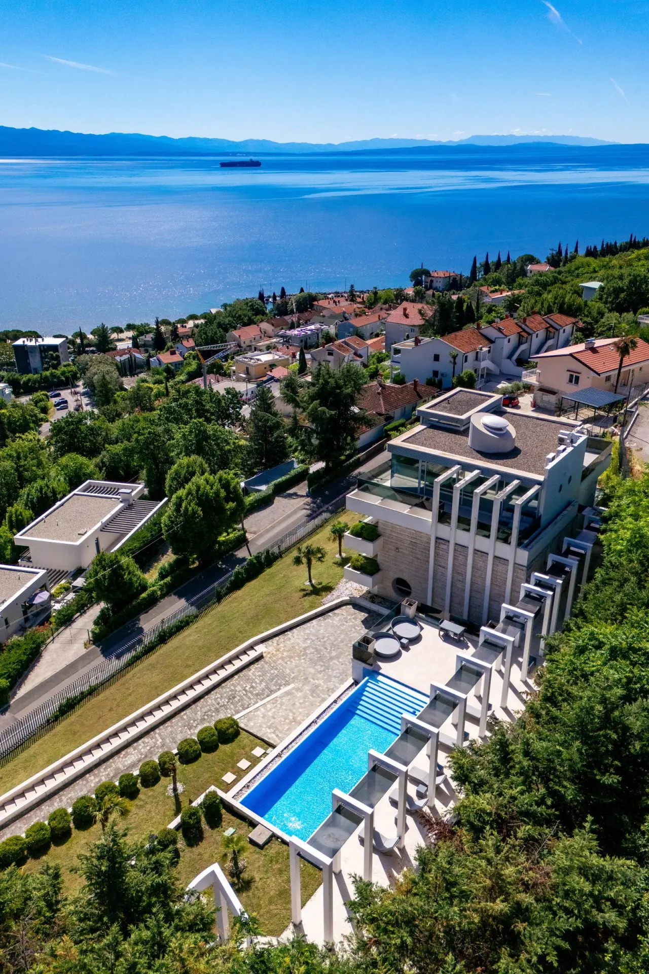 Spectacular luxury villa with infinity pool, indoor wellness and unobstructed sea views over Kvarner Bay