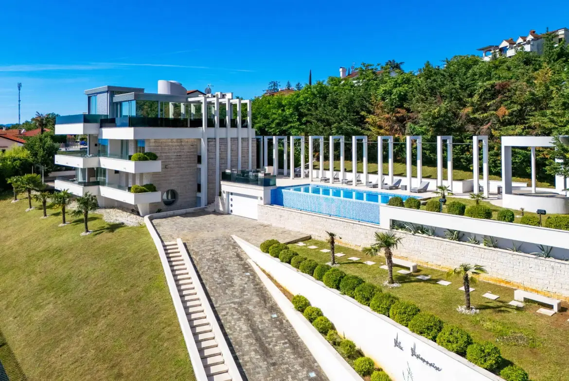 Spectacular luxury villa with infinity pool, indoor wellness and unobstructed sea views over Kvarner Bay