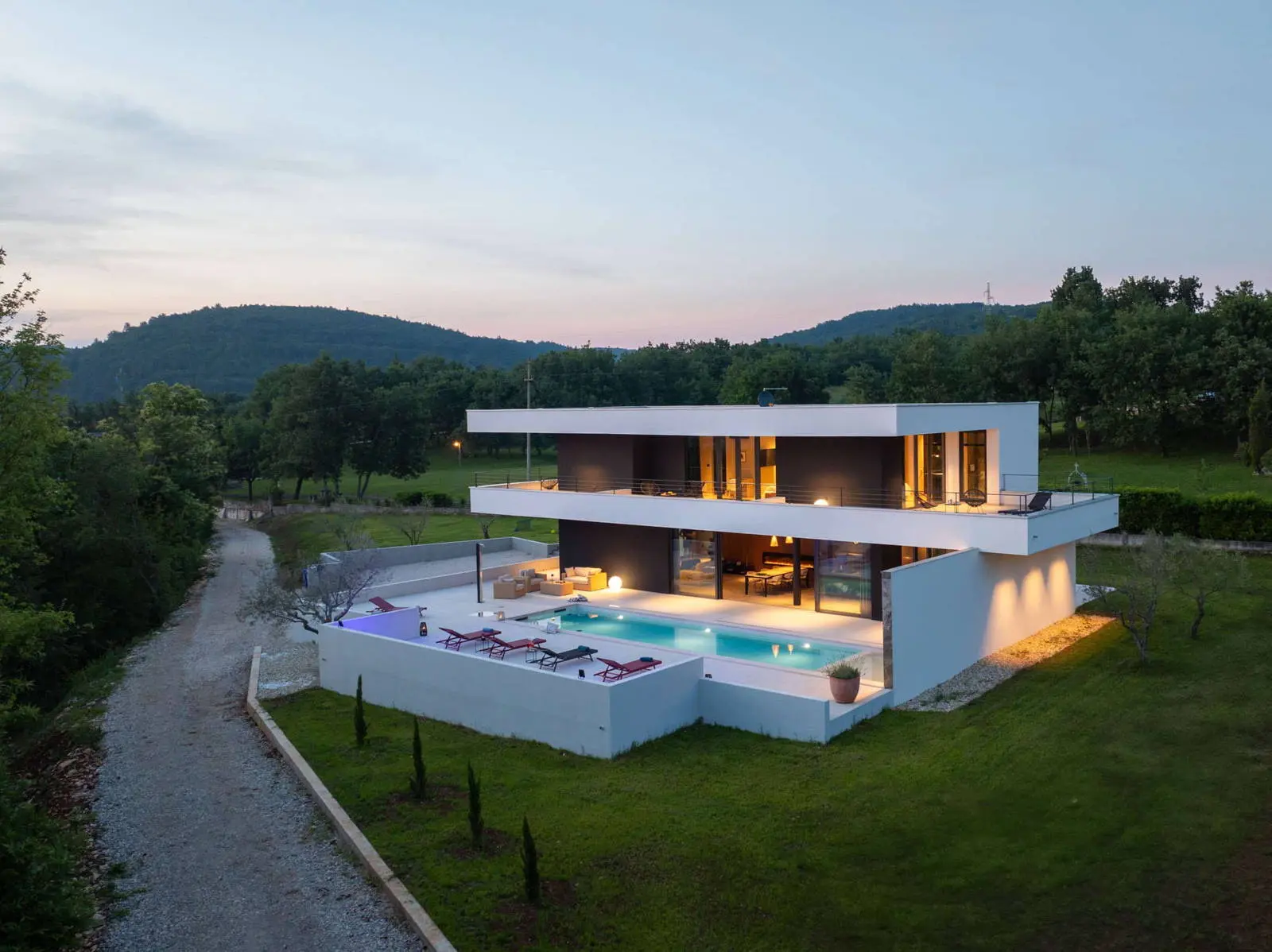 Modern luxury villa with expansion potential in a quiet, secluded location
