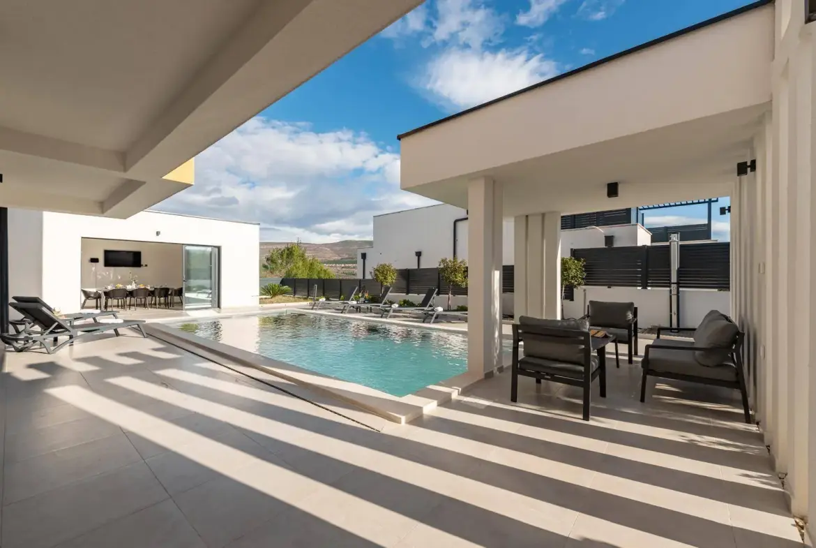 Luxury Villa For Gift