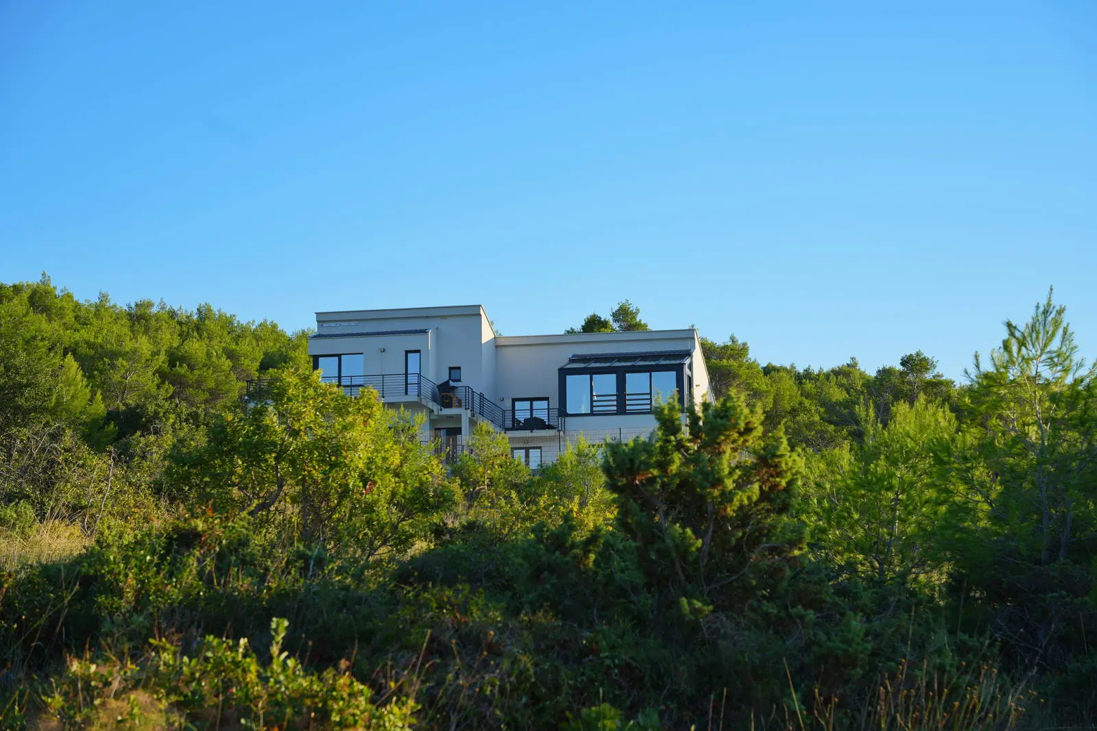 Villa Novigrad – Where Sea Meets Mountain Views