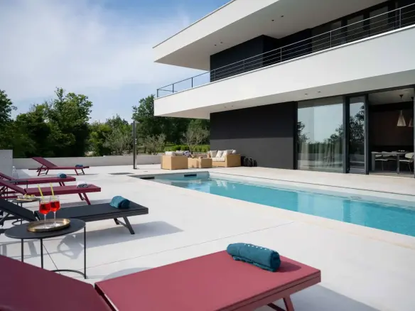 Modern luxury villa with expansion potential in a quiet, secluded location