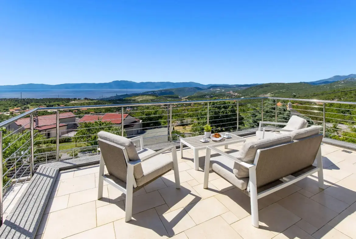 Unique wellness villa with panoramic views over the Adriatic