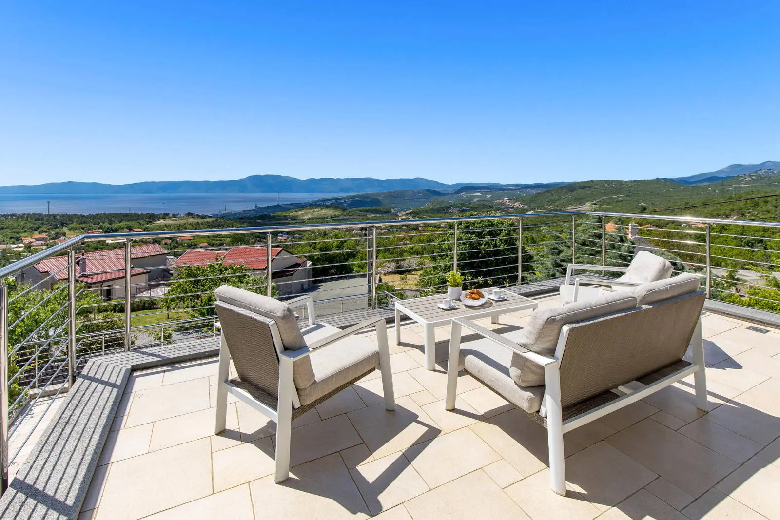 Unique wellness villa with panoramic views over the Adriatic