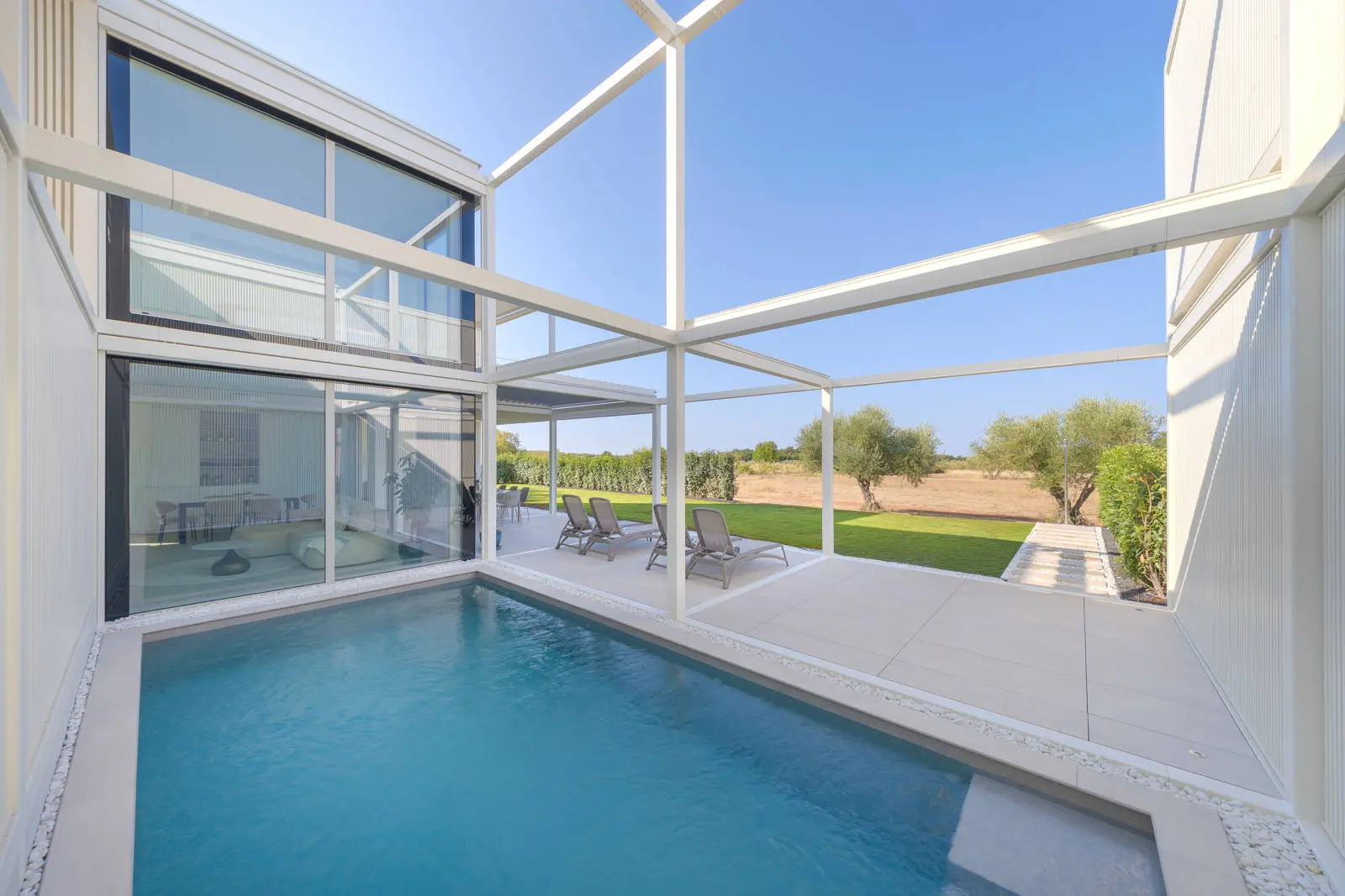 Sustainable designer residence with pool & green views (No. 4)