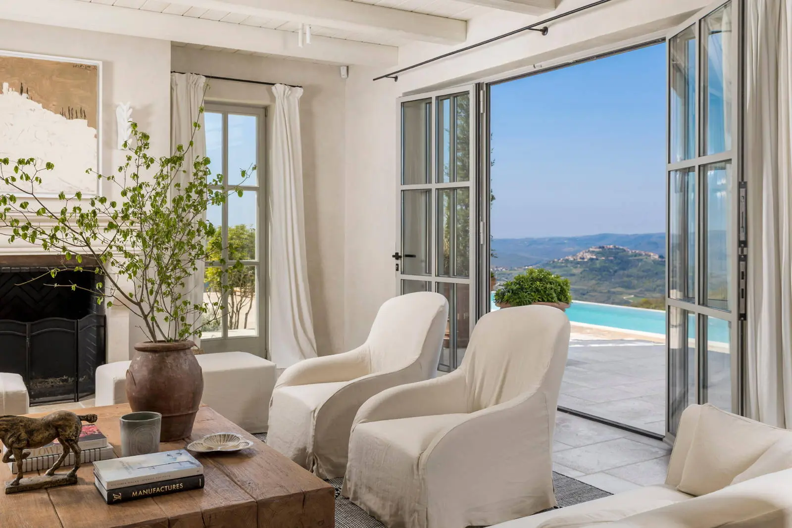 Exclusive luxury residence with panoramic views in the heart of Istria