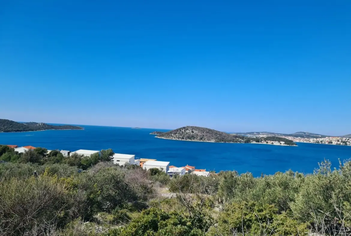 Sea view plot near Rogoznica