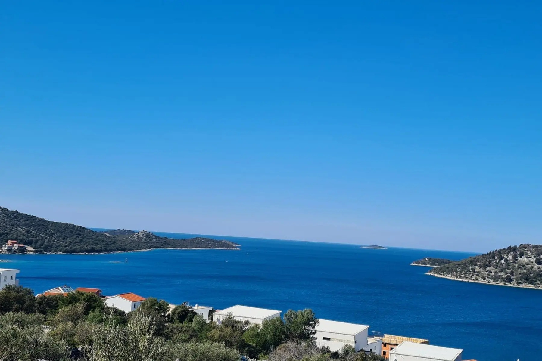 Sea view plot near Rogoznica