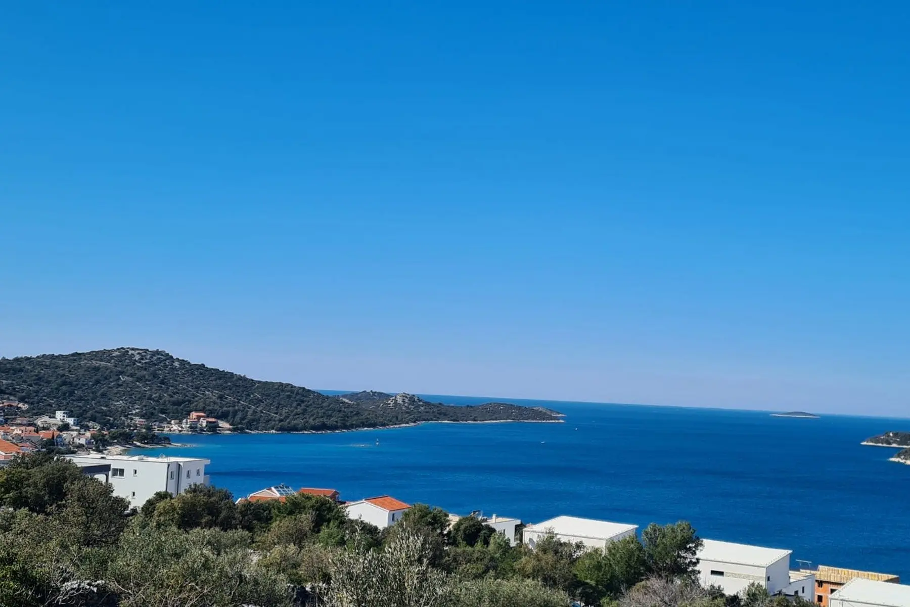 Sea view plot near Rogoznica