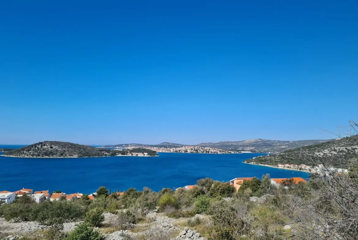 Sea view plot near Rogoznica