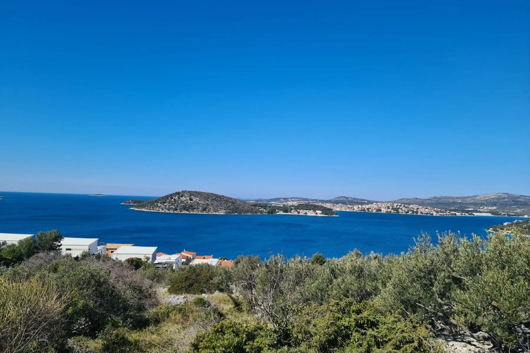 Sea view plot near Rogoznica