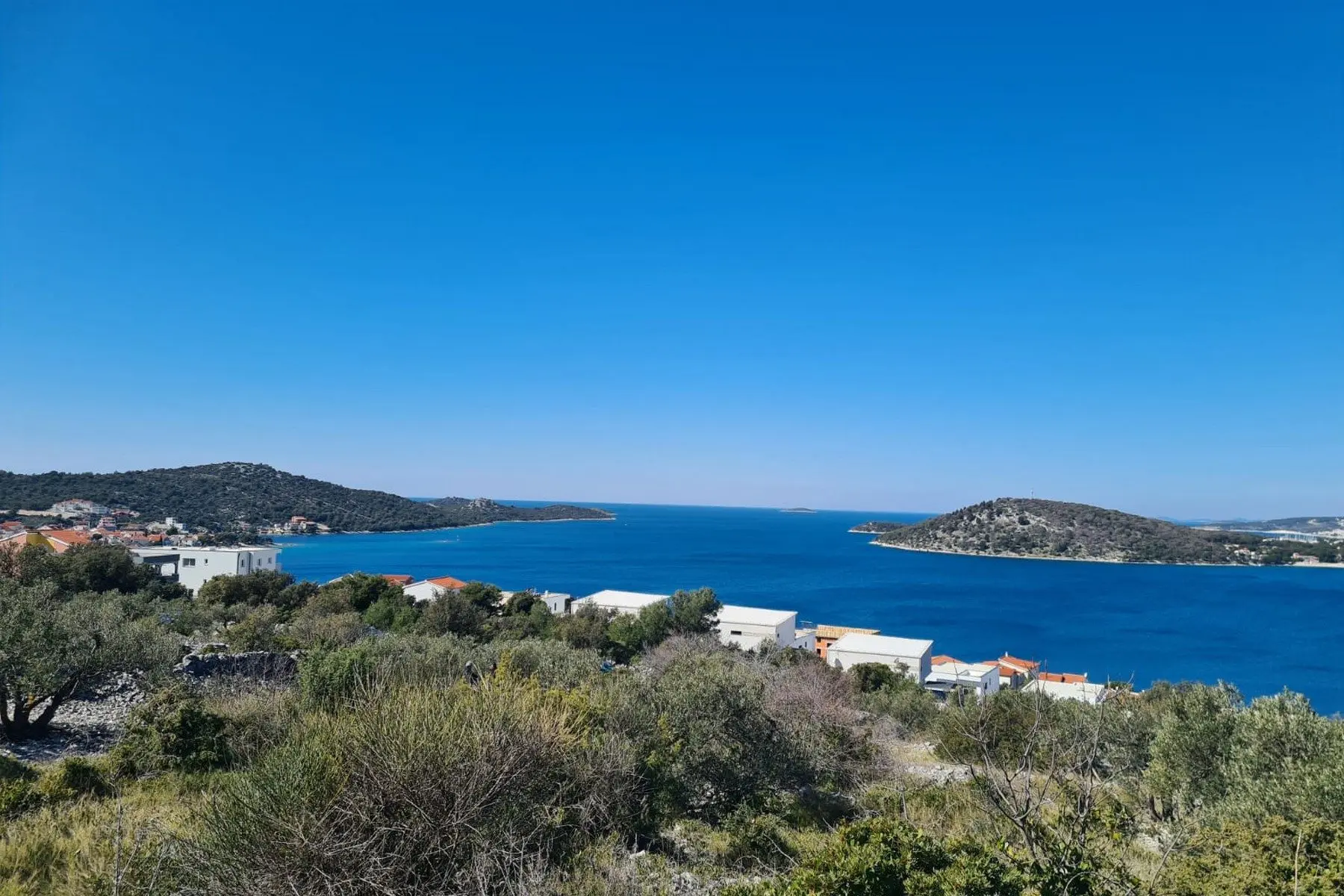 Sea view plot near Rogoznica