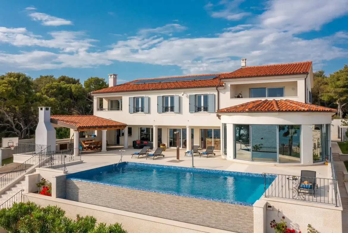 Villa Timeless