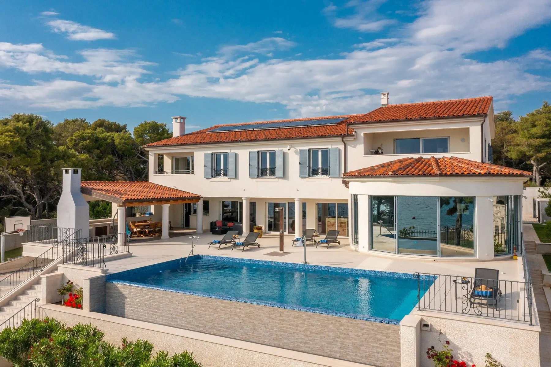 Villa Timeless