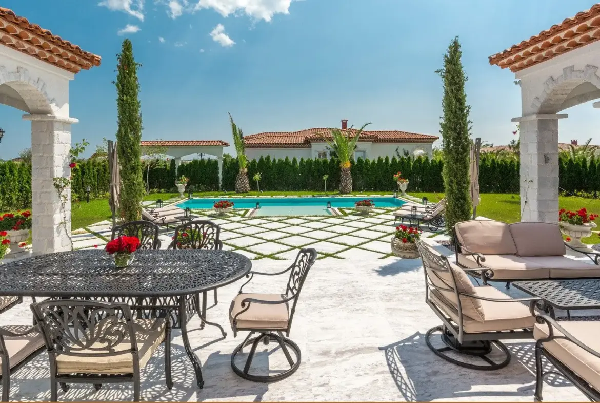 Luxurious villa with pool in Sunny Beach for sale