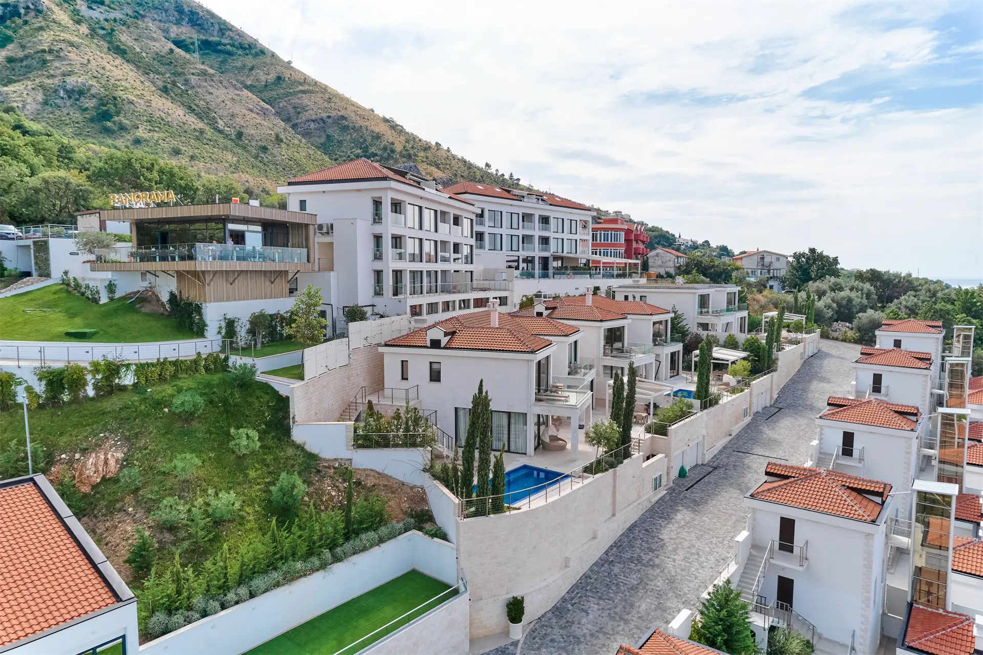 Luxury four-bedroom Villa in Rezevici