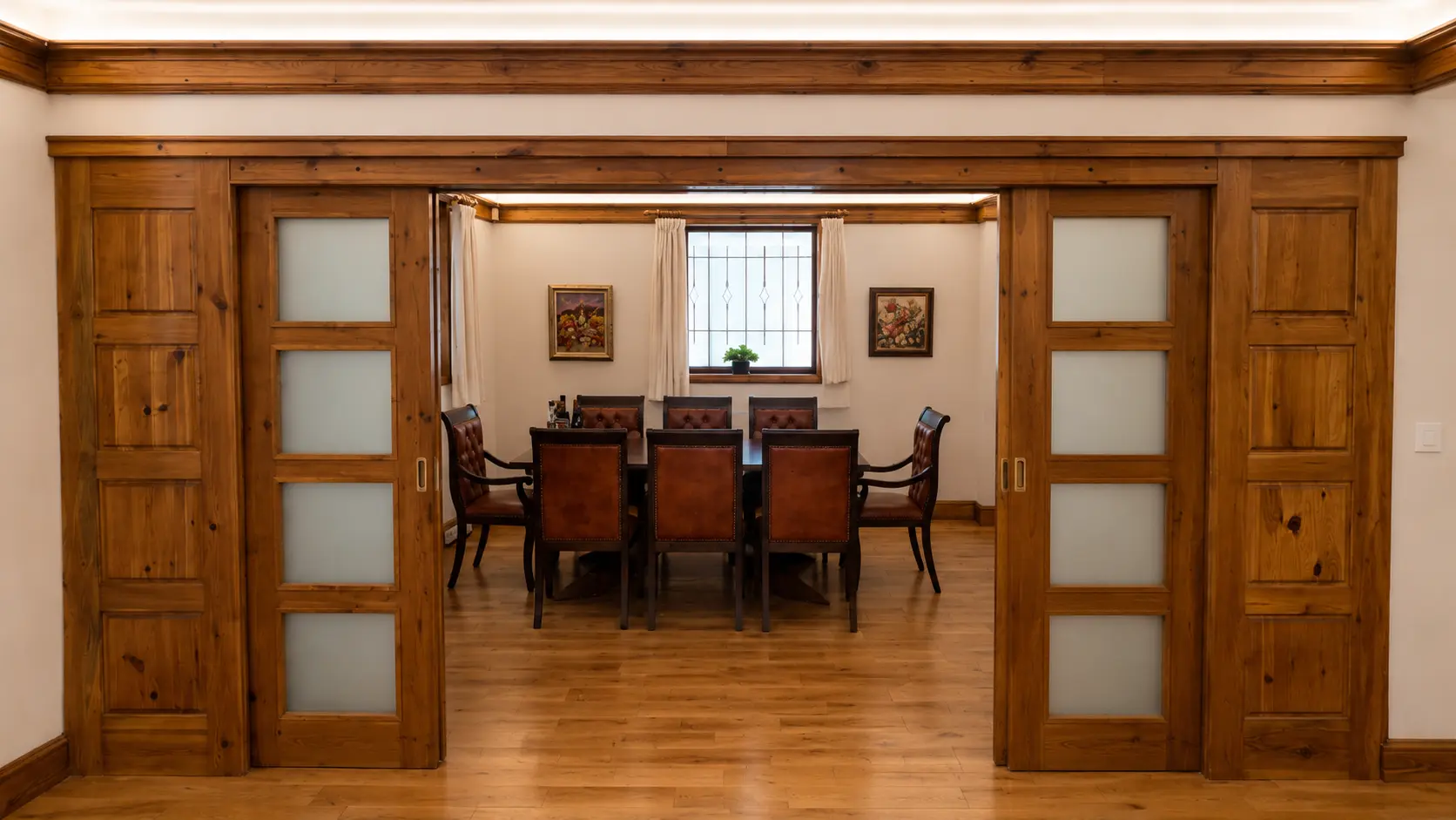 Detached house located in the heart of the old town and the iconic Greek Quarter