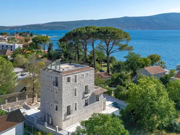Stone villa in the second row to the sea, Donja Lastva