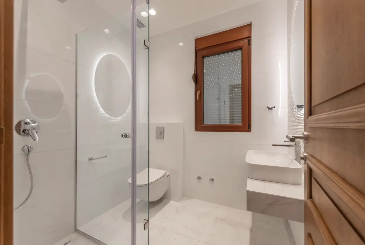 Luxury villa with pool, Mareza