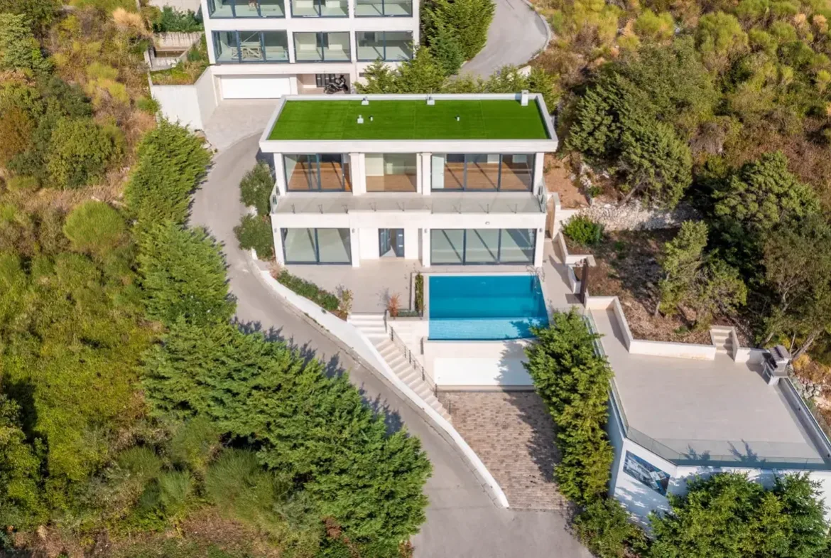 Modern villa with swimming pool and garage for two vehicles, Budva, Tudorovići