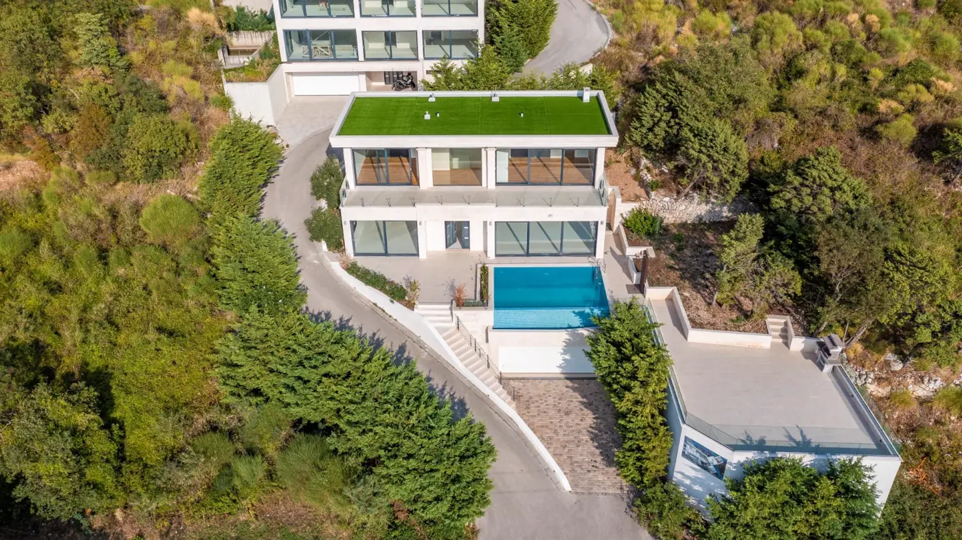 Modern villa with swimming pool and garage for two vehicles, Budva, Tudorovići
