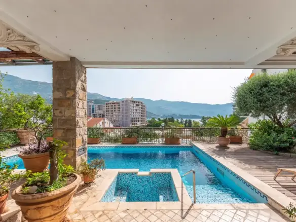 Stone villa with pool and sea view in the immediate vicinity of the Old Town, Budva