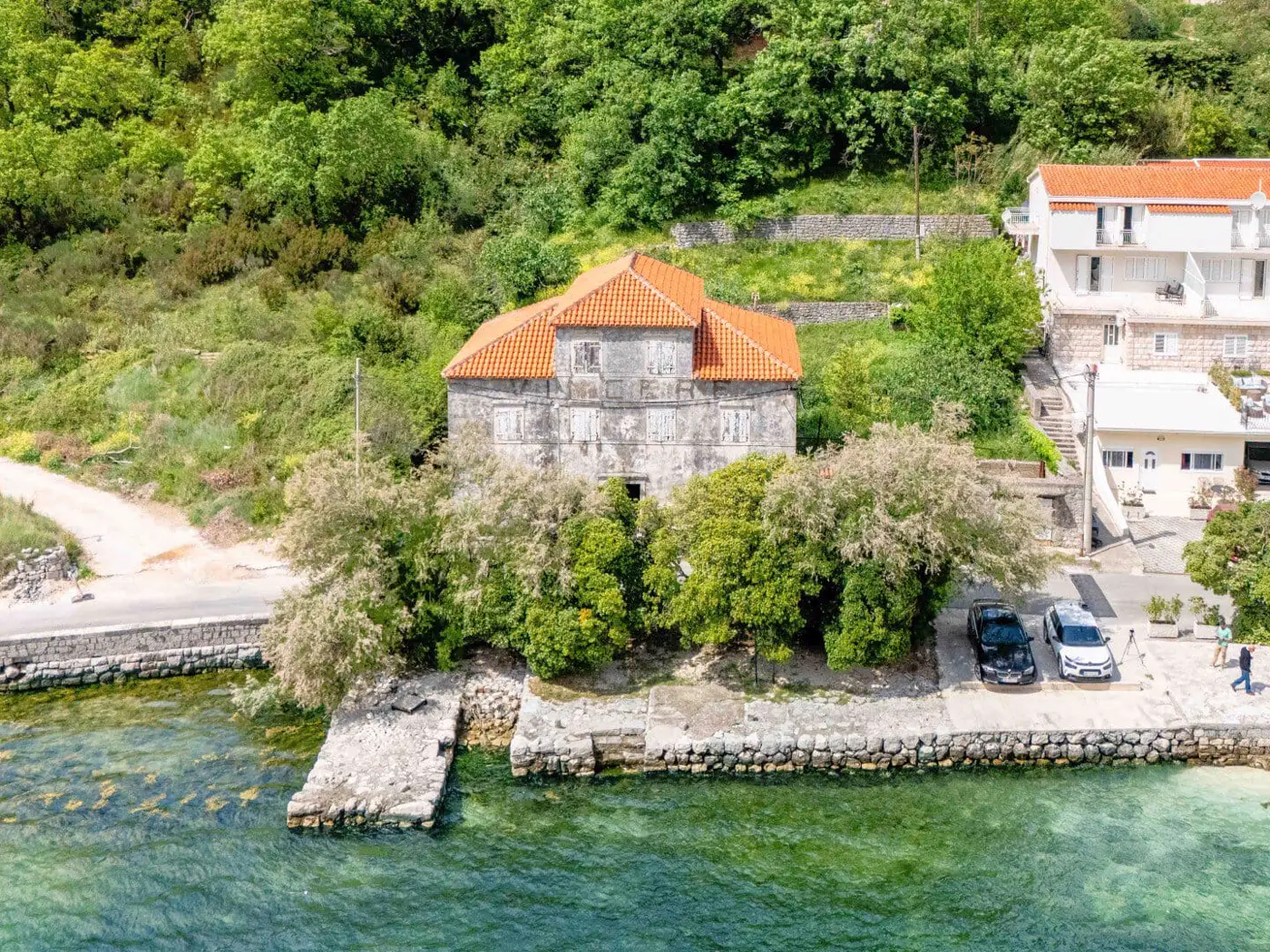 Stone palace for renovation on the first line to the sea, Prčanj
