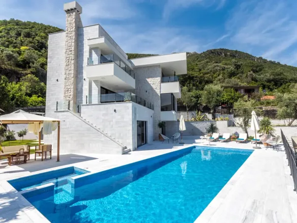 Modern villa with a swimming pool and sea view, Đenovići, Herceg Novi