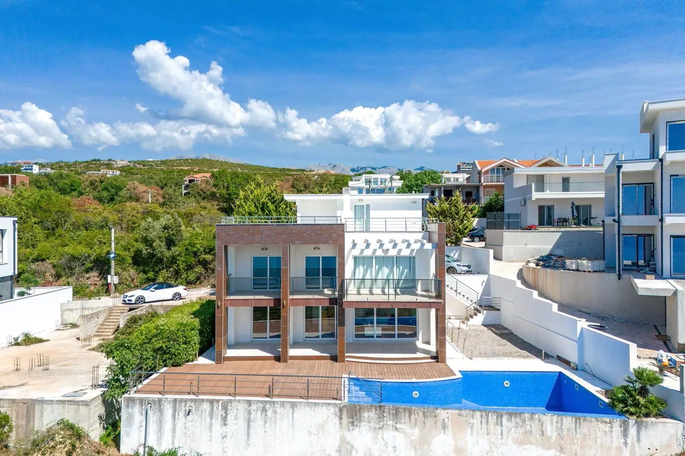 Villa with pool and open sea view