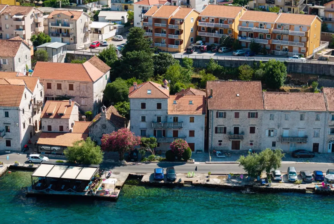 Historic stone villa on the first line to the sea, Prcanj, Kotor
